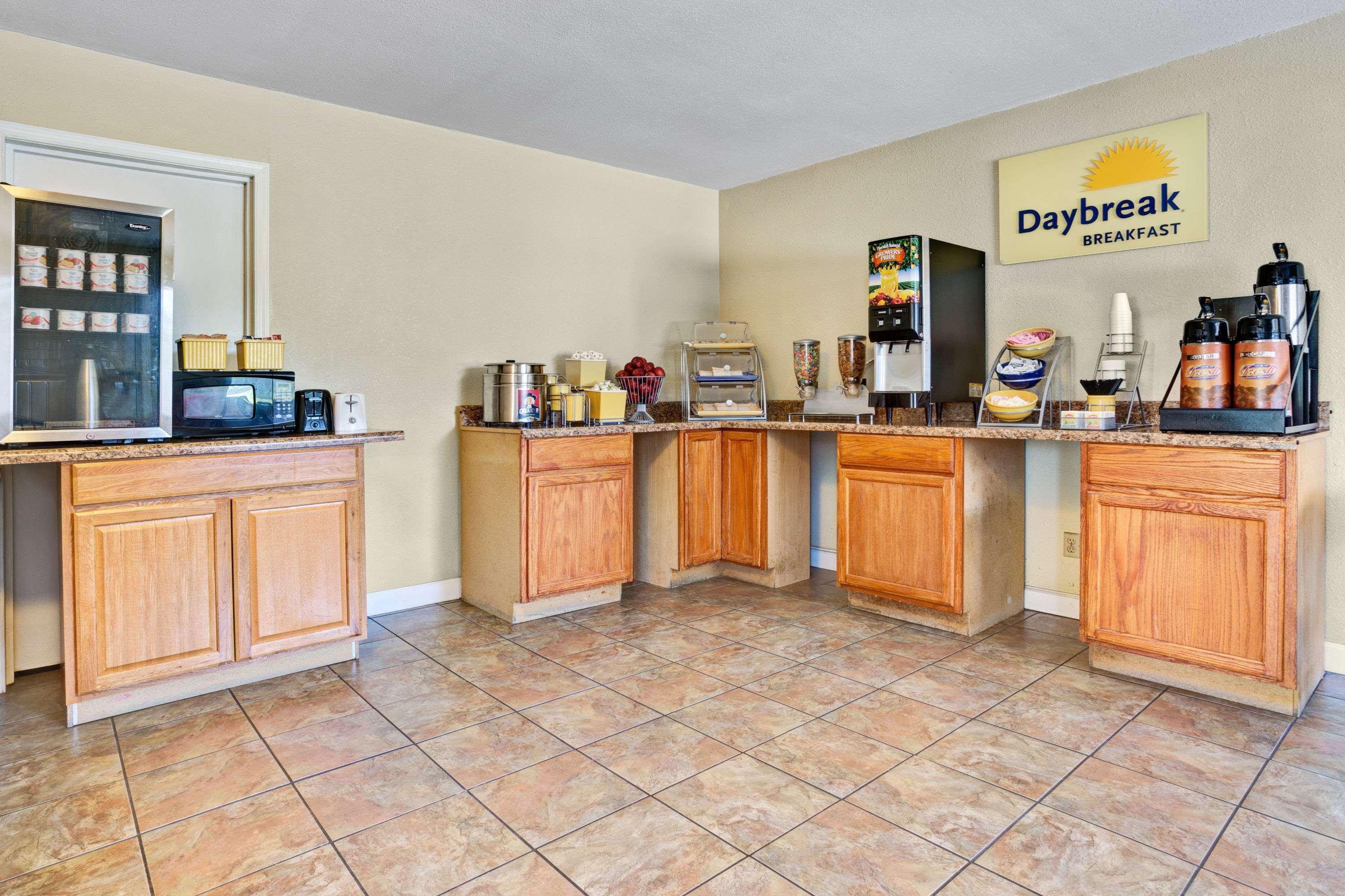 Days Inn By Wyndham Elizabeth City Esterno foto